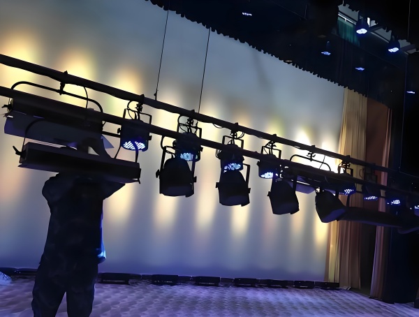 PAR light maintenance